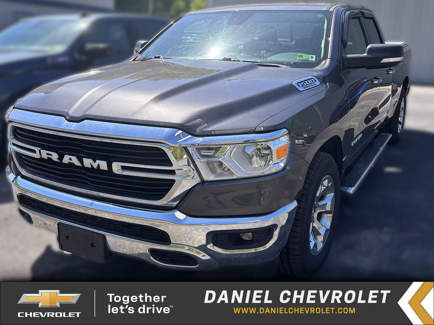 2020 RAM 1500 Big Horn Quad Cab 4x4 6'4" Box in Gray — front three-quarter view